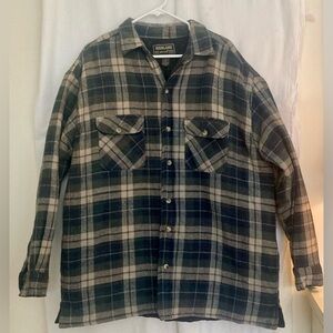 Highland Outfitters Grey/Blue and Cream Plaid Quilted Button-Up Shirt Size XL